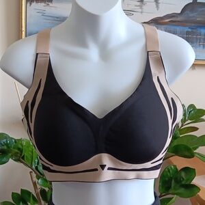 Sports Bra No Wire Very Soft XL New